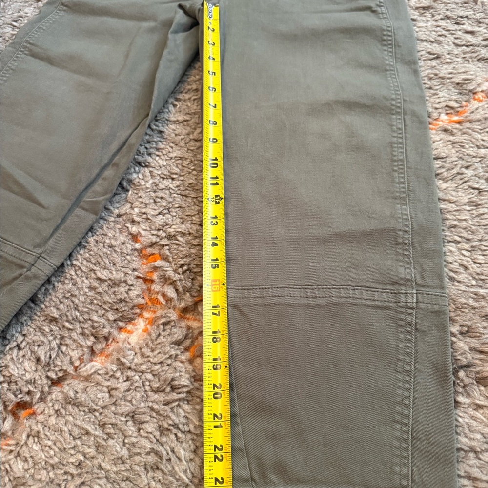 Everlane Utility Barrel Pant Kalamata - Picture 2 of 9